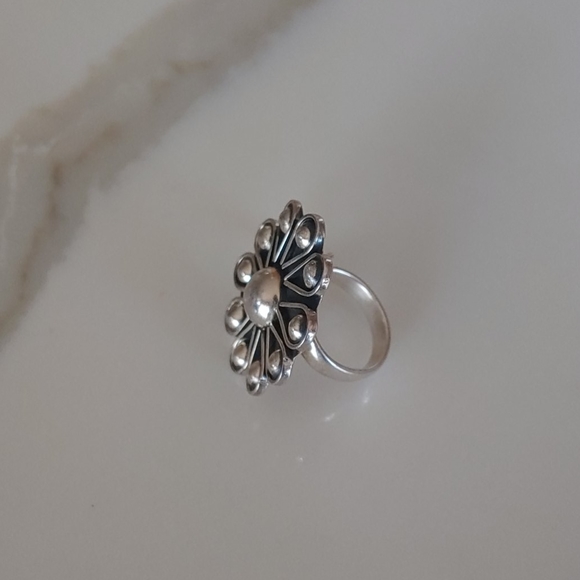 Ring - Picture 3 of 3